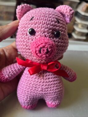Handmade 6.6”Pink Crochet Pig Plush Toy with Red Bow.new